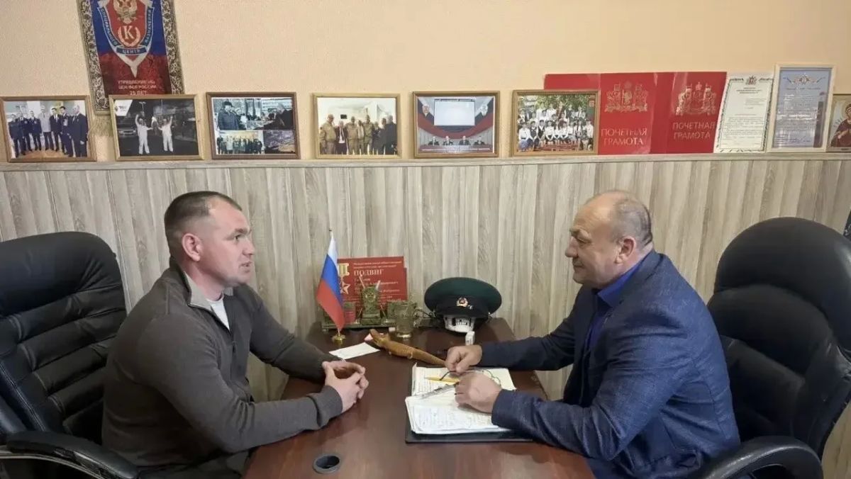 Начальник межрегионального учебного центра встретился с Героем России Сергеем Евлановым Начальник межрегионального учебного центра встретился с Героем России Сергеем Евлановым