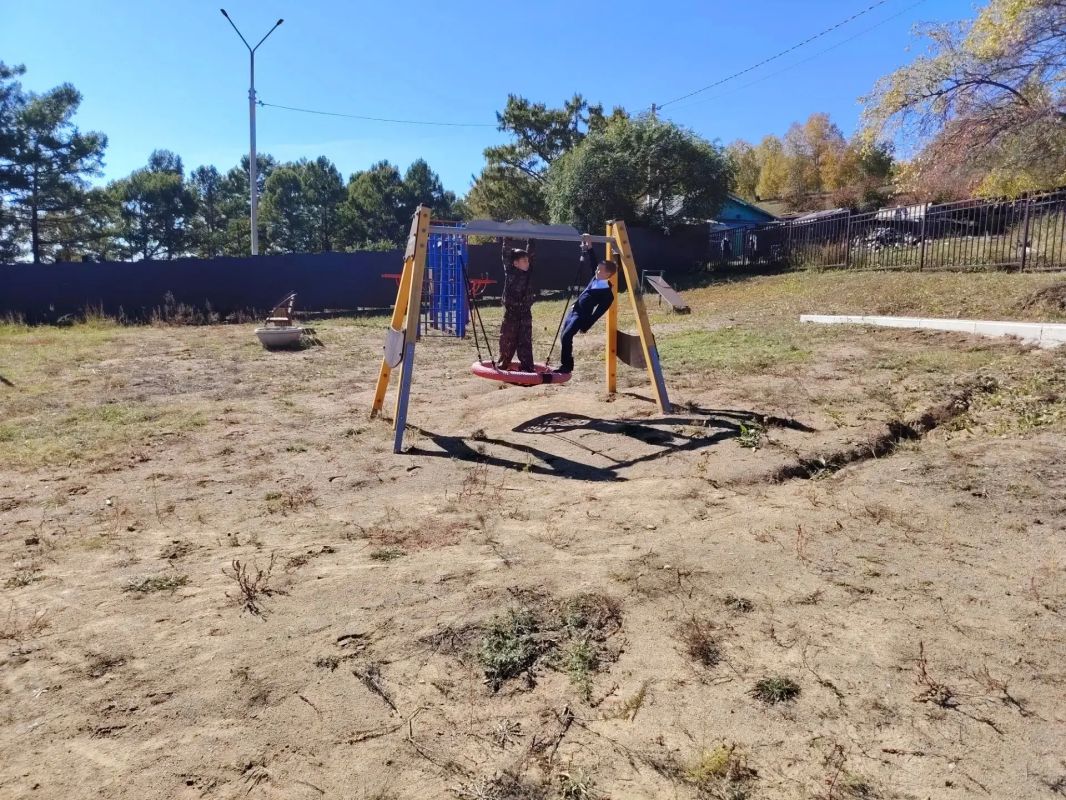 В Дарасуне открыли мини-парк «Зелёный луг» в память о героях В Дарасуне открыли мини-парк «Зелёный луг» в память о героях