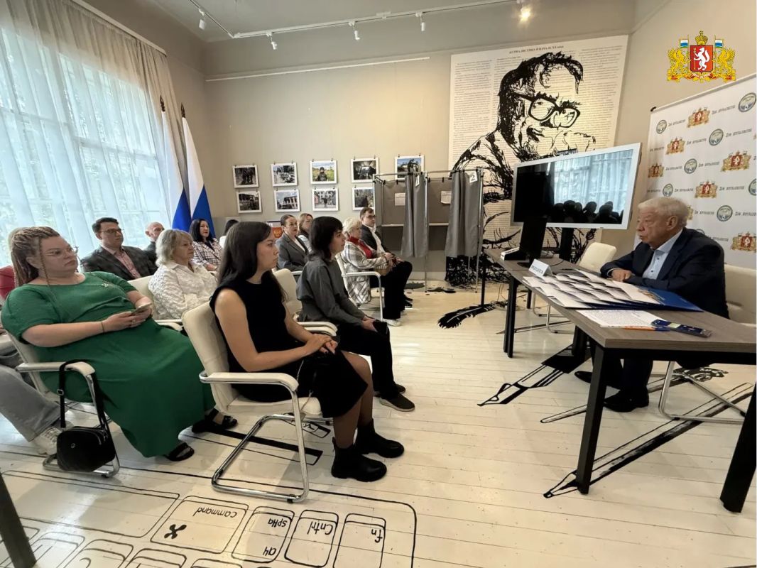 Первые 15 общественных наблюдателей получили направления на избирательные участки Первые 15 общественных наблюдателей получили направления на избирательные участки