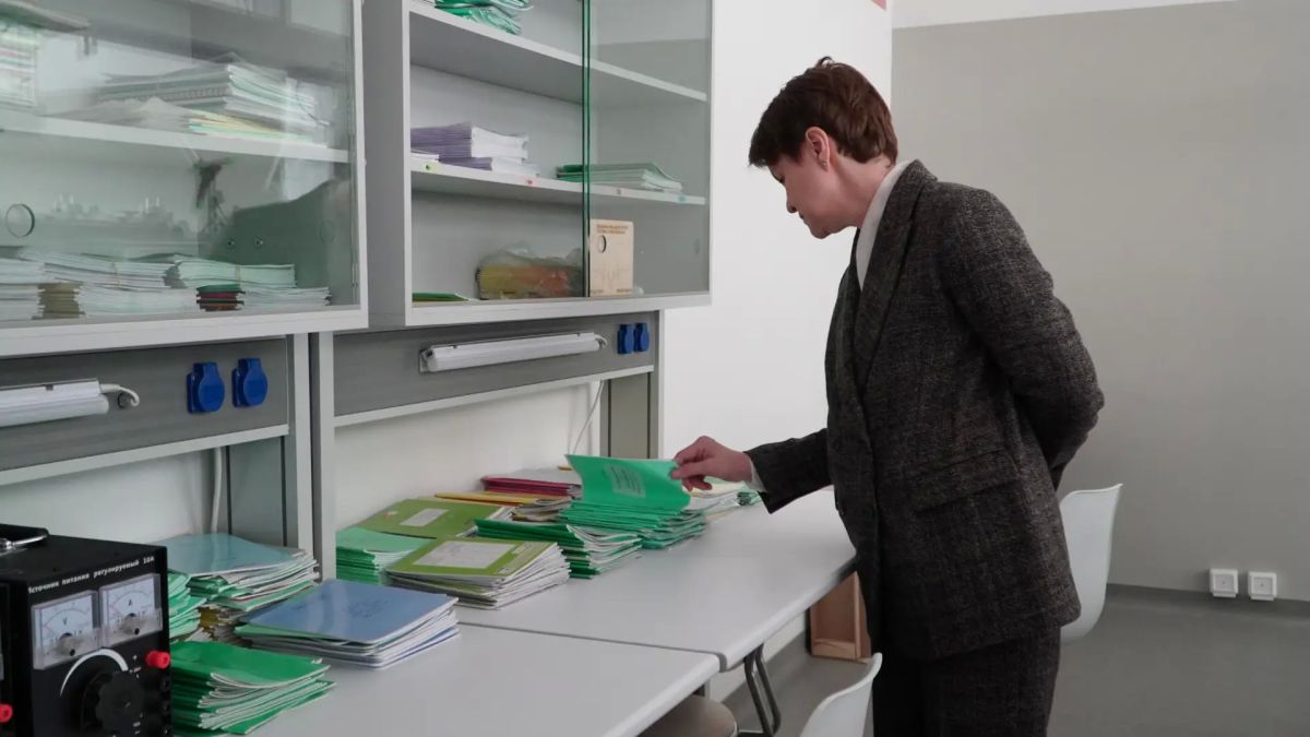 Руководитель Образовательного фонда «Талант и успех», председатель Совета федеральной территории «Сириус» Елена Шмелева 15 сентября посетила Губернаторский лицей — многофункциональный социально-образовательный комплекс... Руководитель Образовательного фонда «Талант и успех», председатель Совета федеральной территории «Сириус» Елена Шмелева 15 сентября посетила Губернаторский лицей — многофункциональный социально-образовательный комплекс...