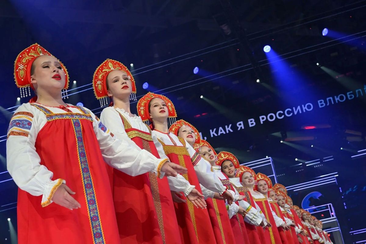Хор из 700 юных уральцев выступили на закрытии МФМ-2026 Хор из 700 юных уральцев выступили на закрытии МФМ-2026
