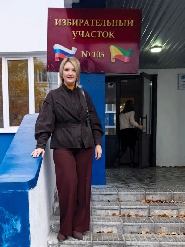 Министр финансов Забайкальского края Вера Антропова вместе с коллегами приняла участие в выборах депутатов Государственной Думы РФ Министр финансов Забайкальского края Вера Антропова вместе с коллегами приняла участие в выборах депутатов Государственной Думы РФ