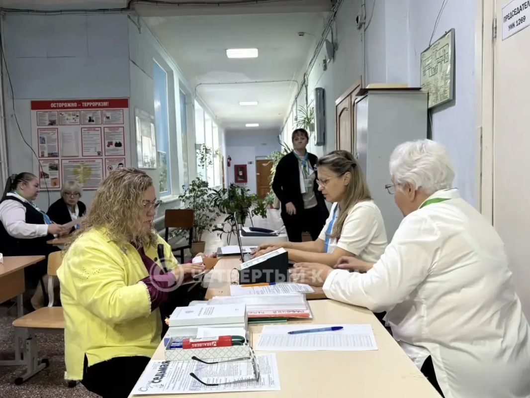 Выборы начались на Среднем Урале: открылись 2263 избирательных участка Выборы начались на Среднем Урале: открылись 2263 избирательных участка