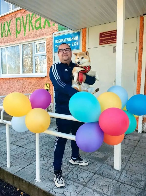 На избирательные участки уральцы приходят и вместе с пушистыми помощниками На избирательные участки уральцы приходят и вместе с пушистыми помощниками