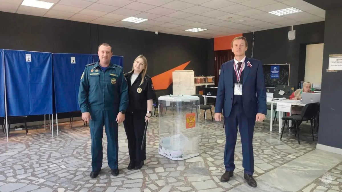 Дни голосования прошли под надежной защитой спасателей Дни голосования прошли под надежной защитой спасателей