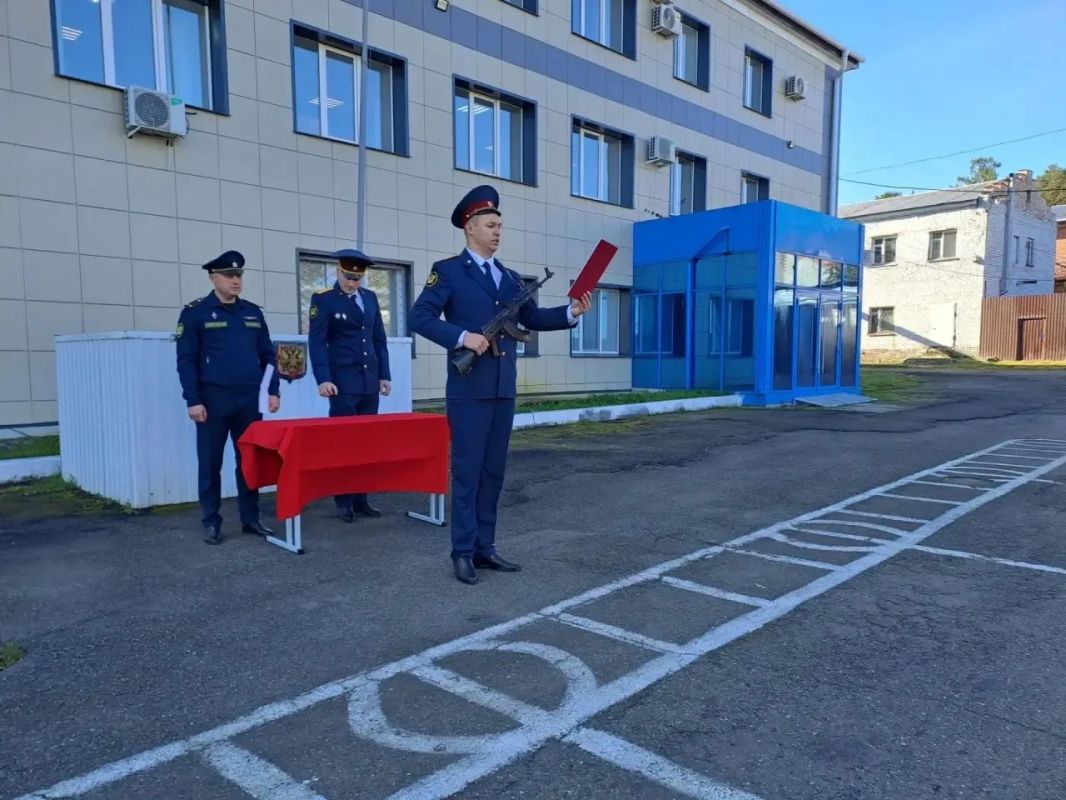Молодые сотрудники ИК-12 приняли Присягу Молодые сотрудники ИК-12 приняли Присягу