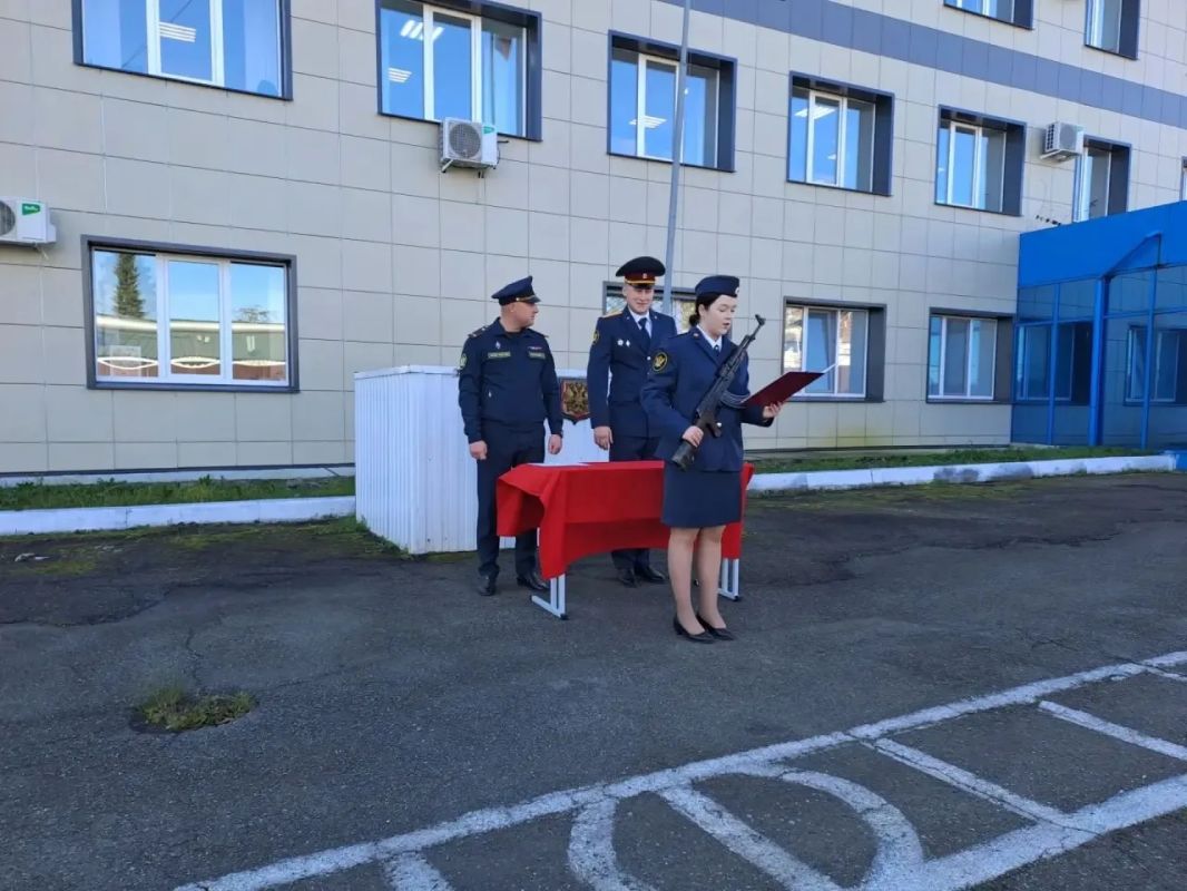 Молодые сотрудники ИК-12 приняли Присягу Молодые сотрудники ИК-12 приняли Присягу