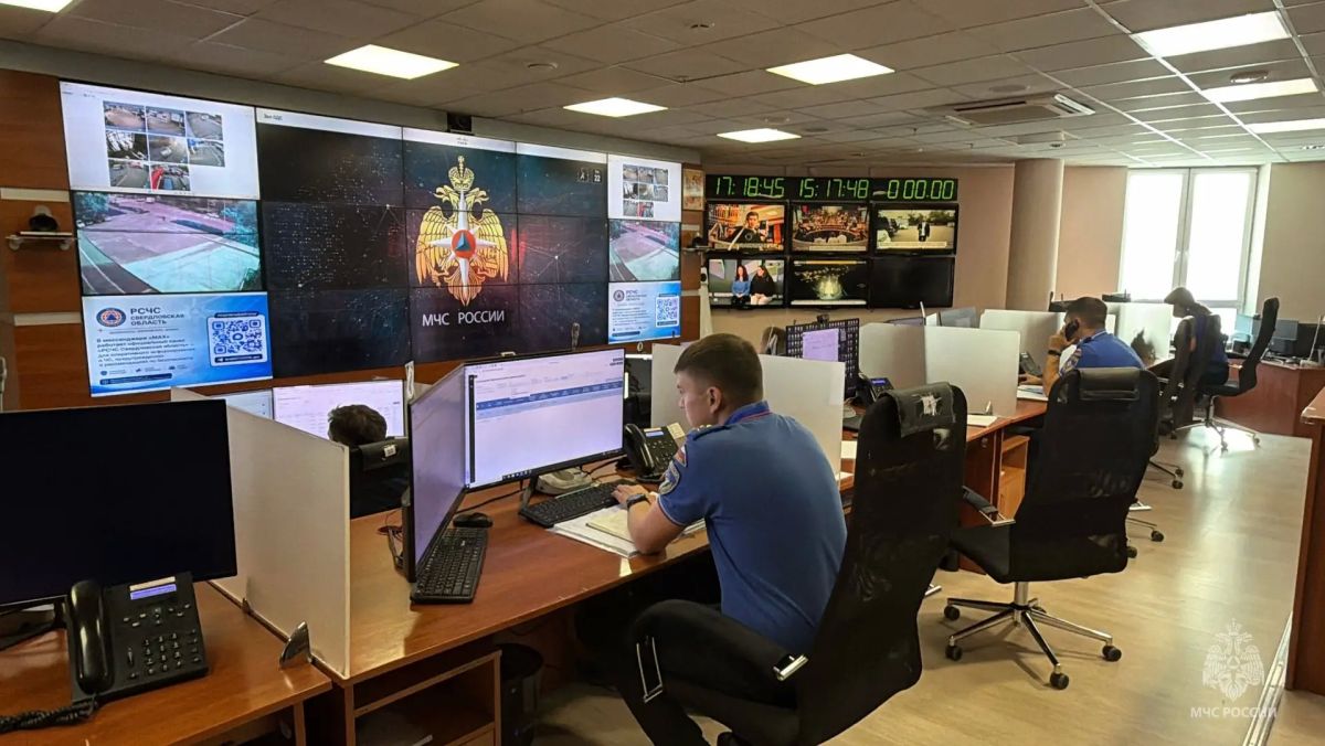В Екатеринбурге проходят сборы заместителей начальников Главных управлений МЧС России по антикризисному управлению В Екатеринбурге проходят сборы заместителей начальников Главных управлений МЧС России по антикризисному управлению