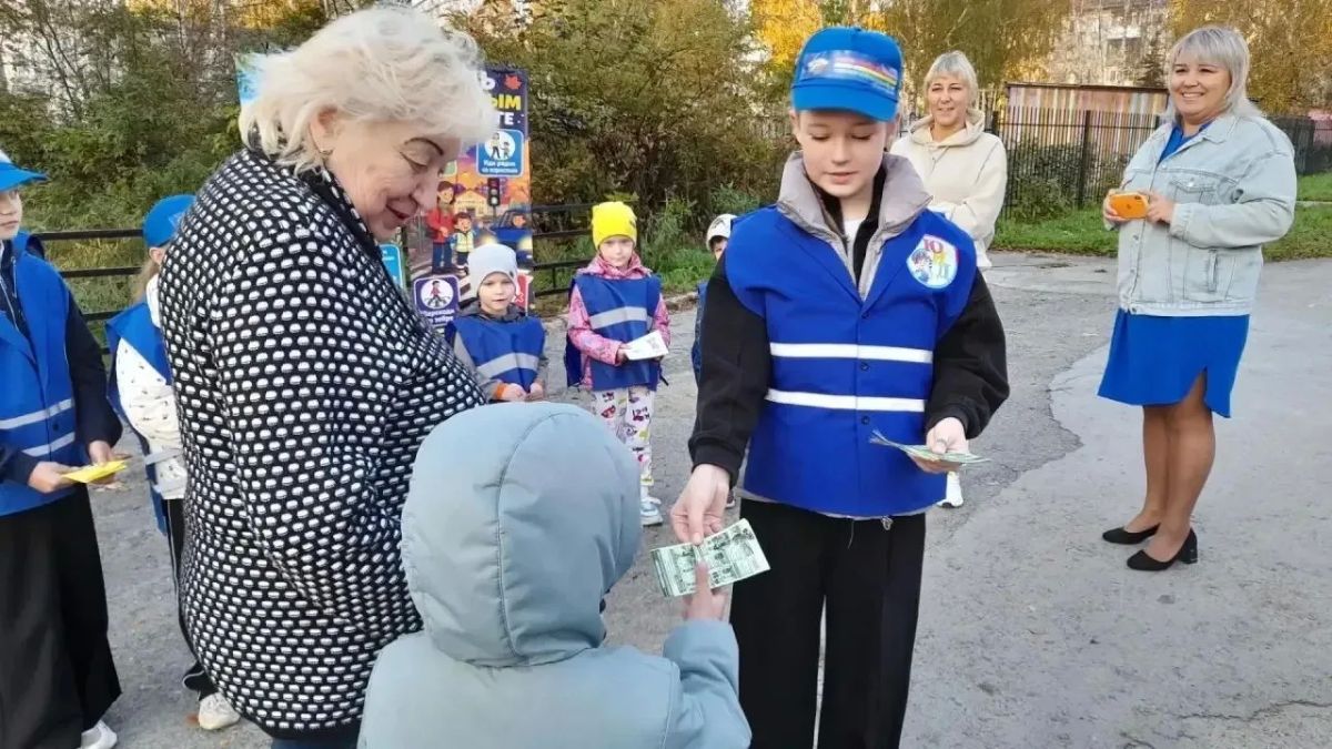Единый день безопасности дорожного движения шагает по стране и Свердловская область в числе активных участников Единый день безопасности дорожного движения шагает по стране и Свердловская область в числе активных участников