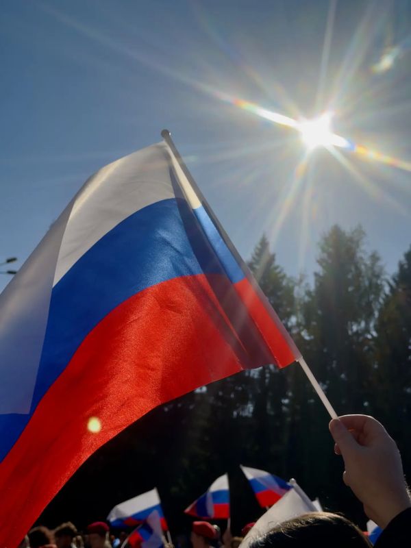 Сегодня — День воссоединения ДНР, ЛНР, Запорожской и Херсонской областей с Российской Федерацией! Сегодня — День воссоединения ДНР, ЛНР, Запорожской и Херсонской областей с Российской Федерацией!