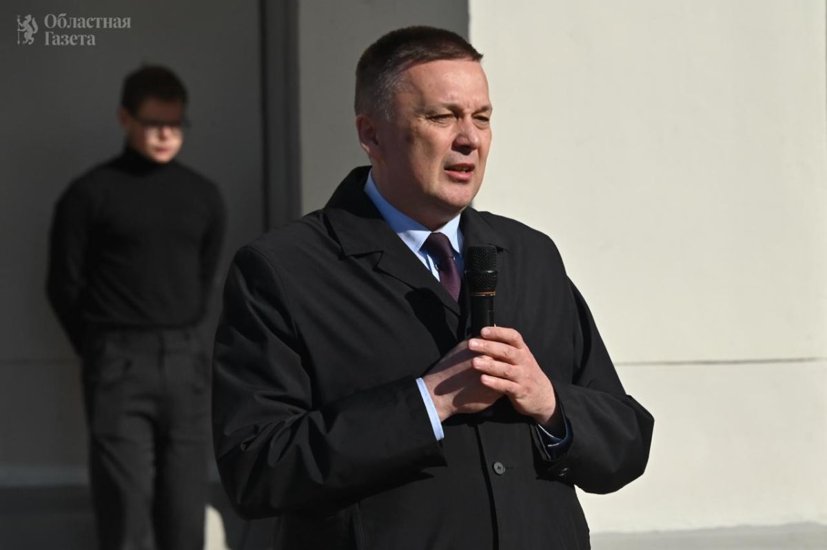 В Екатеринбурге прошел флешмоб ко Дню воссоединения Донецкой Народной Республики, Луганской Народной Республики, Запорожской области и Херсонской области с Россией. В Екатеринбурге прошел флешмоб ко Дню воссоединения Донецкой Народной Республики, Луганской Народной Республики, Запорожской области и Херсонской области с Россией.