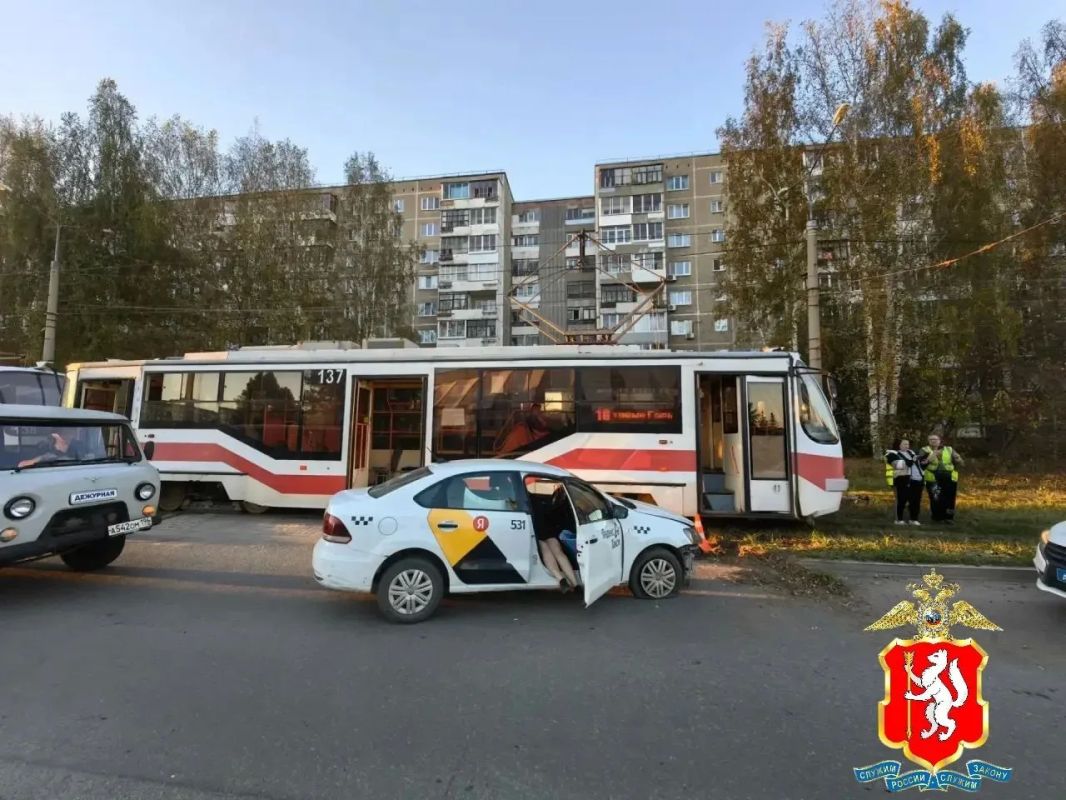 В Нижнем Тагиле автоледи, не имеющая права управления, спровоцировала ДТП с участием трамвая