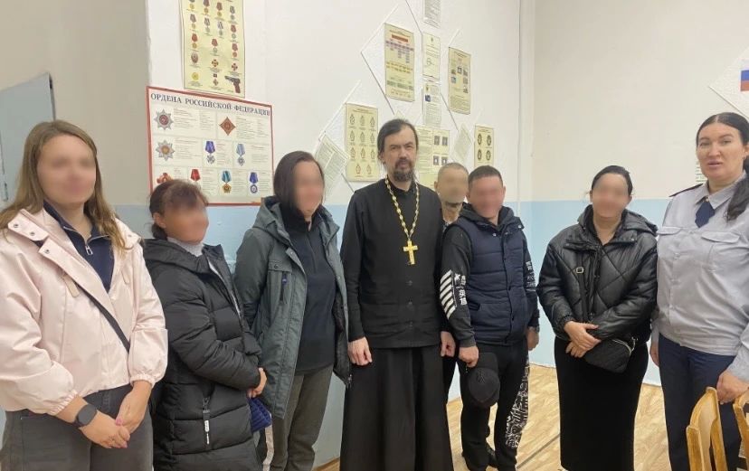 В Каменск-Уральском филиале УИИ прошла духовно-просветительская беседа со священником В Каменск-Уральском филиале УИИ прошла духовно-просветительская беседа со священником