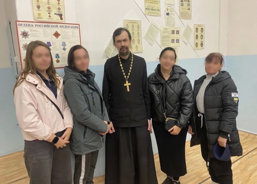 В Каменск-Уральском филиале УИИ прошла духовно-просветительская беседа со священником В Каменск-Уральском филиале УИИ прошла духовно-просветительская беседа со священником