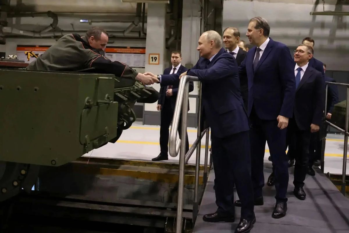 В 2011 году Владимир Владимирович Путин в Нижнем Тагиле сказал: В 2011 году Владимир Владимирович Путин в Нижнем Тагиле сказал: