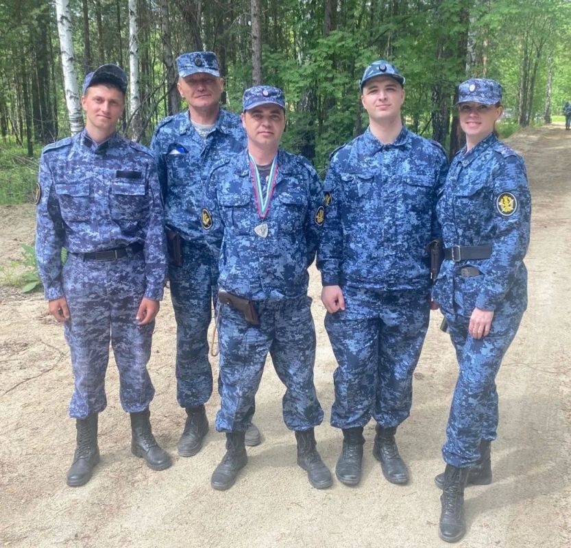 За вклад в обеспечение общественной безопасности: сотрудник кировградского СИЗО-6 награждён благодарственным письмом За вклад в обеспечение общественной безопасности: сотрудник кировградского СИЗО-6 награждён благодарственным письмом