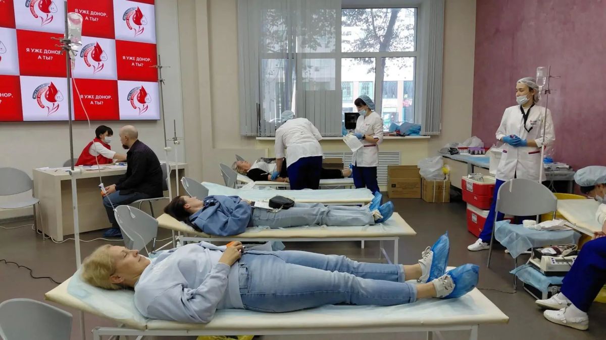Знак «Почетный донор России» получили еще более 60 свердловчан Знак «Почетный донор России» получили еще более 60 свердловчан