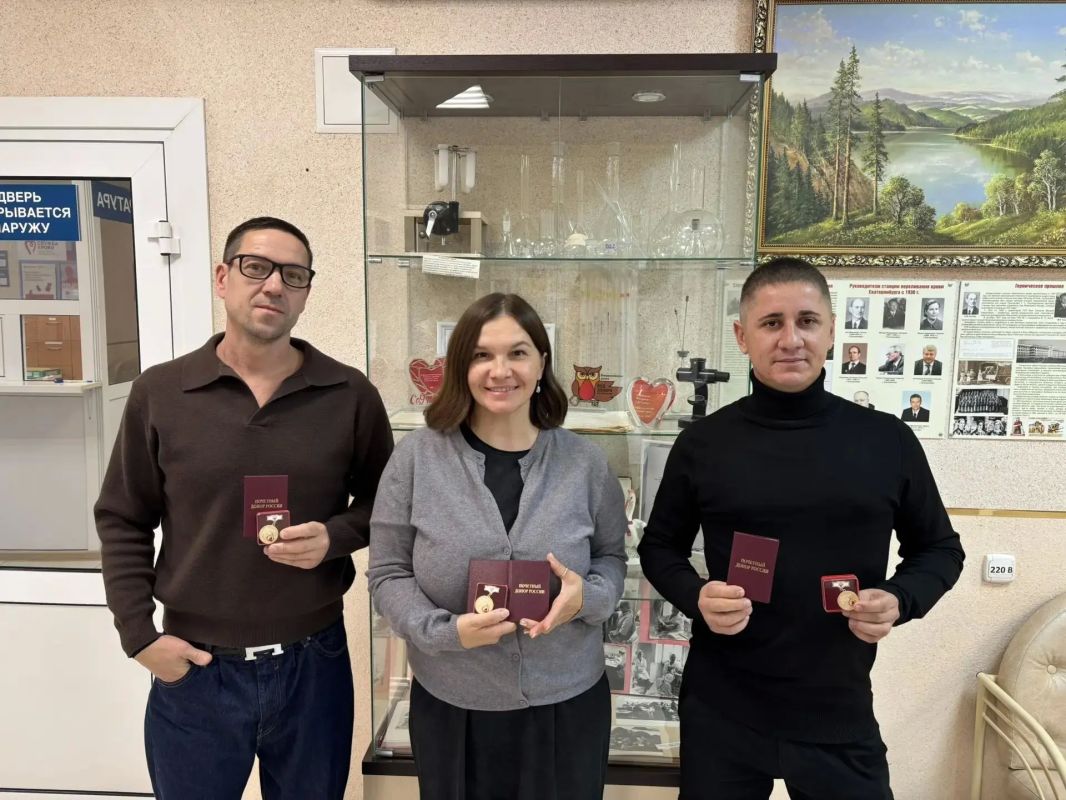 Знак «Почетный донор России» получили еще более 60 свердловчан Знак «Почетный донор России» получили еще более 60 свердловчан