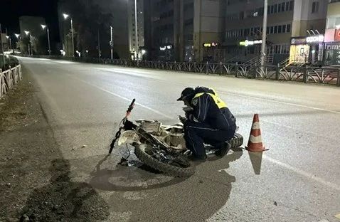 Подростки, не имеющие права управления, спровоцировали три ДТП на питбайках в Свердловской области за один день Подростки, не имеющие права управления, спровоцировали три ДТП на питбайках в Свердловской области за один день