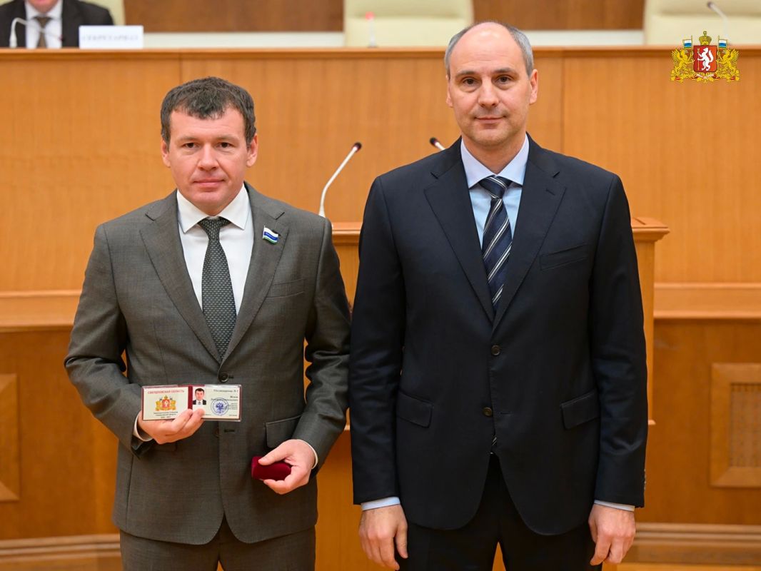 Денис Паслер поздравил Дмитрия Жукова с назначением председателем Заксобрания Свердловской области