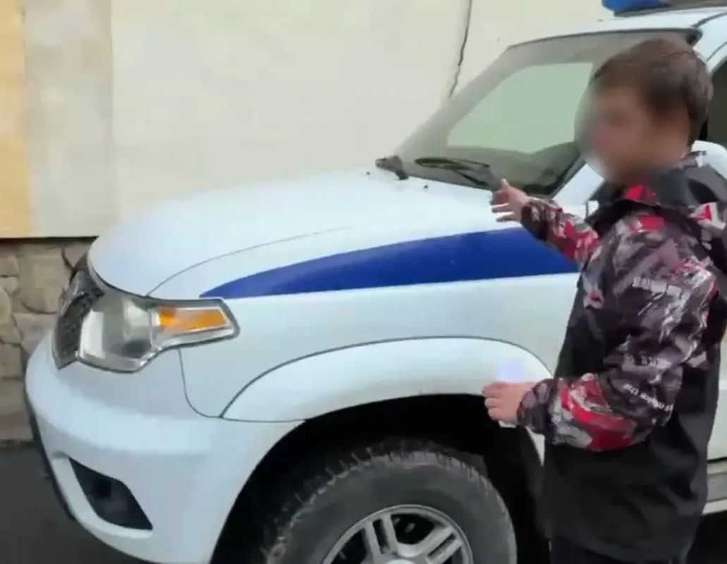 Под стражей до 14 декабря пробудет подросток, обвиняемый в поджоге полицейских машин в Екатеринбурге Под стражей до 14 декабря пробудет подросток, обвиняемый в поджоге полицейских машин в Екатеринбурге