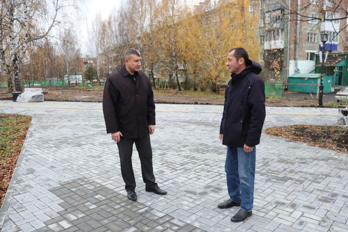 В Верхней Салде завершается благоустройство первого этапа Сквера Труда и Победы
