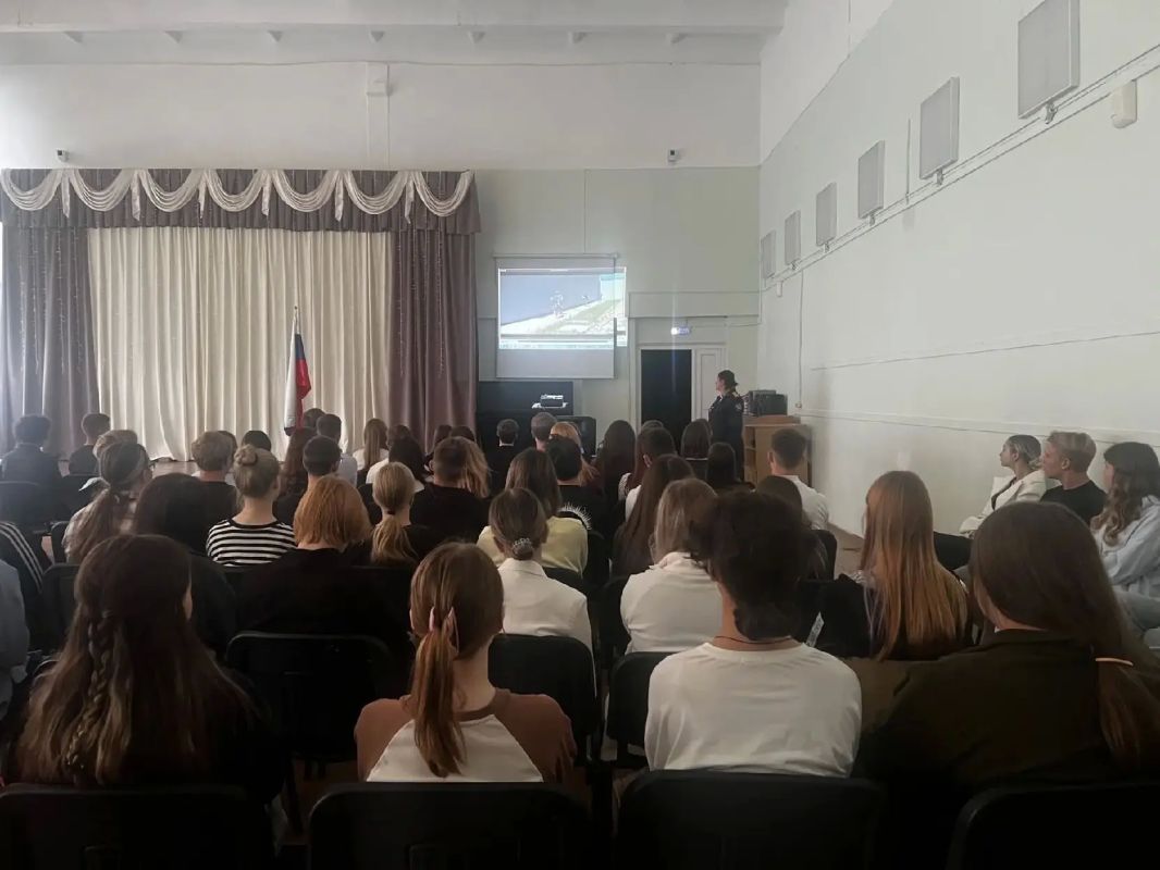 Сотрудники учреждений ГУФСИН провели профориентационные встречи со школьниками Сотрудники учреждений ГУФСИН провели профориентационные встречи со школьниками