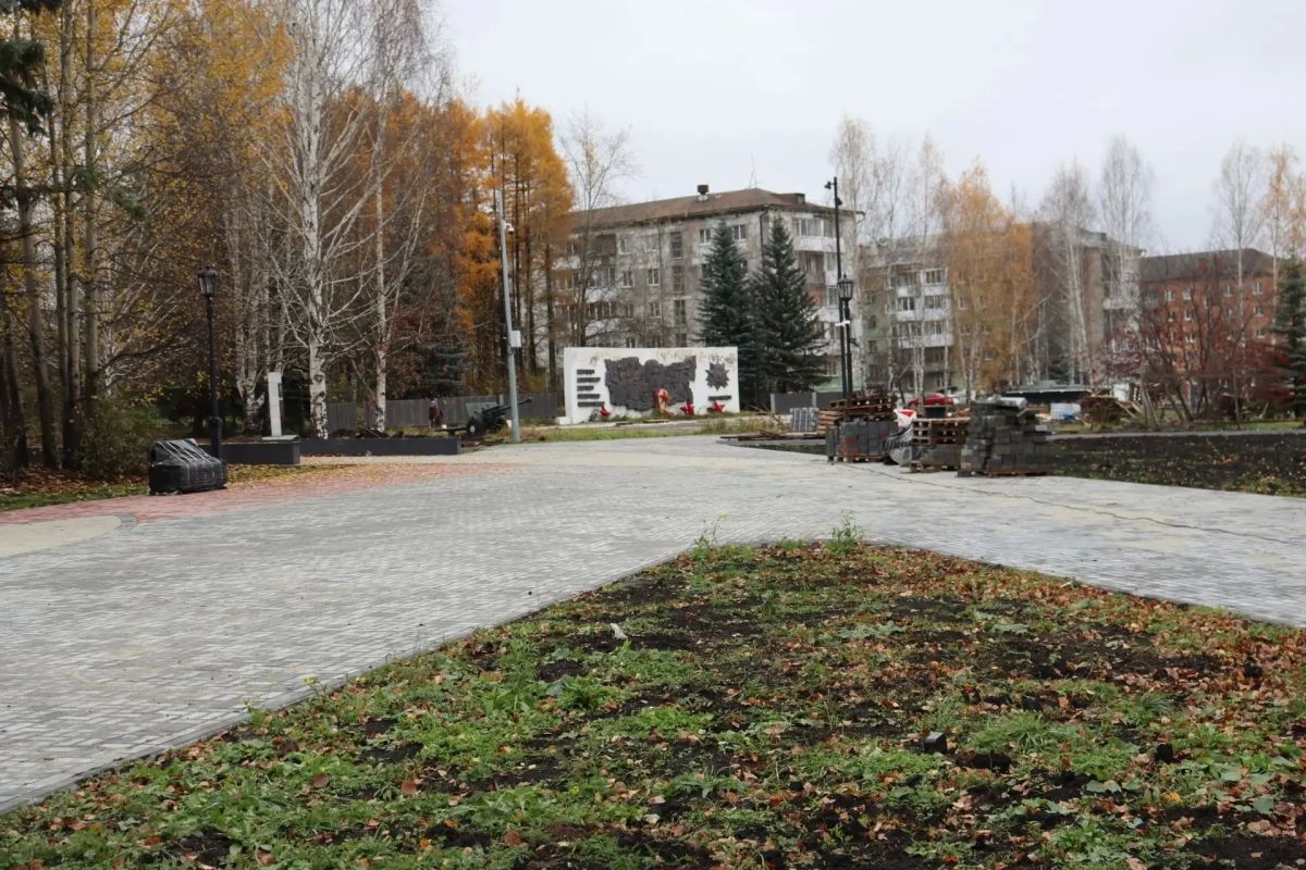 В Верхней Салде завершается благоустройство первого этапа Сквера Труда и Победы В Верхней Салде завершается благоустройство первого этапа Сквера Труда и Победы