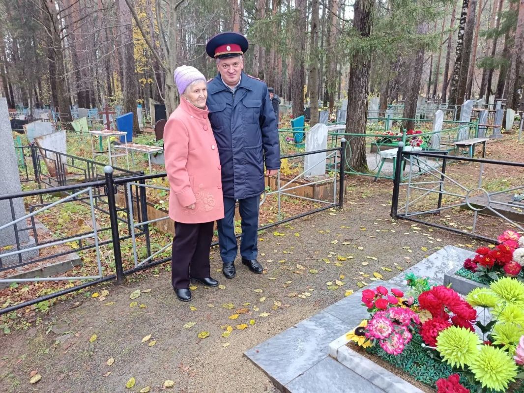 В Кировградской ВК почтили память Анатолия Завьялова, погибшего при исполнении служебного долга В Кировградской ВК почтили память Анатолия Завьялова, погибшего при исполнении служебного долга