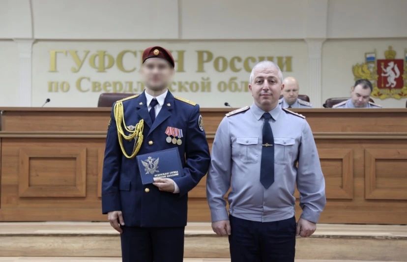 Сотруднику спецназа «Россы», удостоенному Крапового берета, вручён поздравительный адрес директора ФСИН