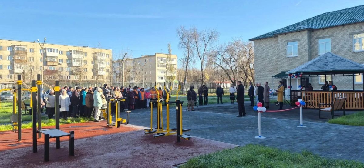 В Каменске-Уральском завершилось благоустройство территории дома социального обслуживания В Каменске-Уральском завершилось благоустройство территории дома социального обслуживания