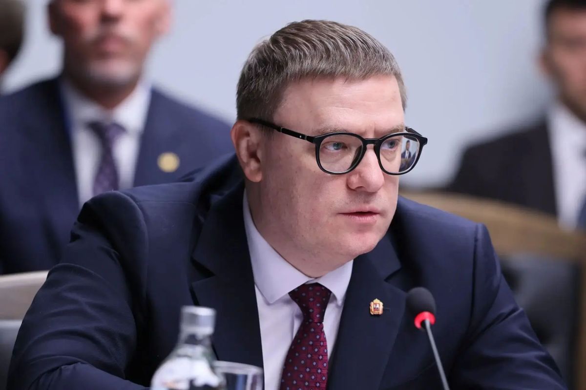 Артём Жога: Провел Совет полпреда Уральского федерального округа с участием губернаторов Артём Жога: Провел Совет полпреда Уральского федерального округа с участием губернаторов