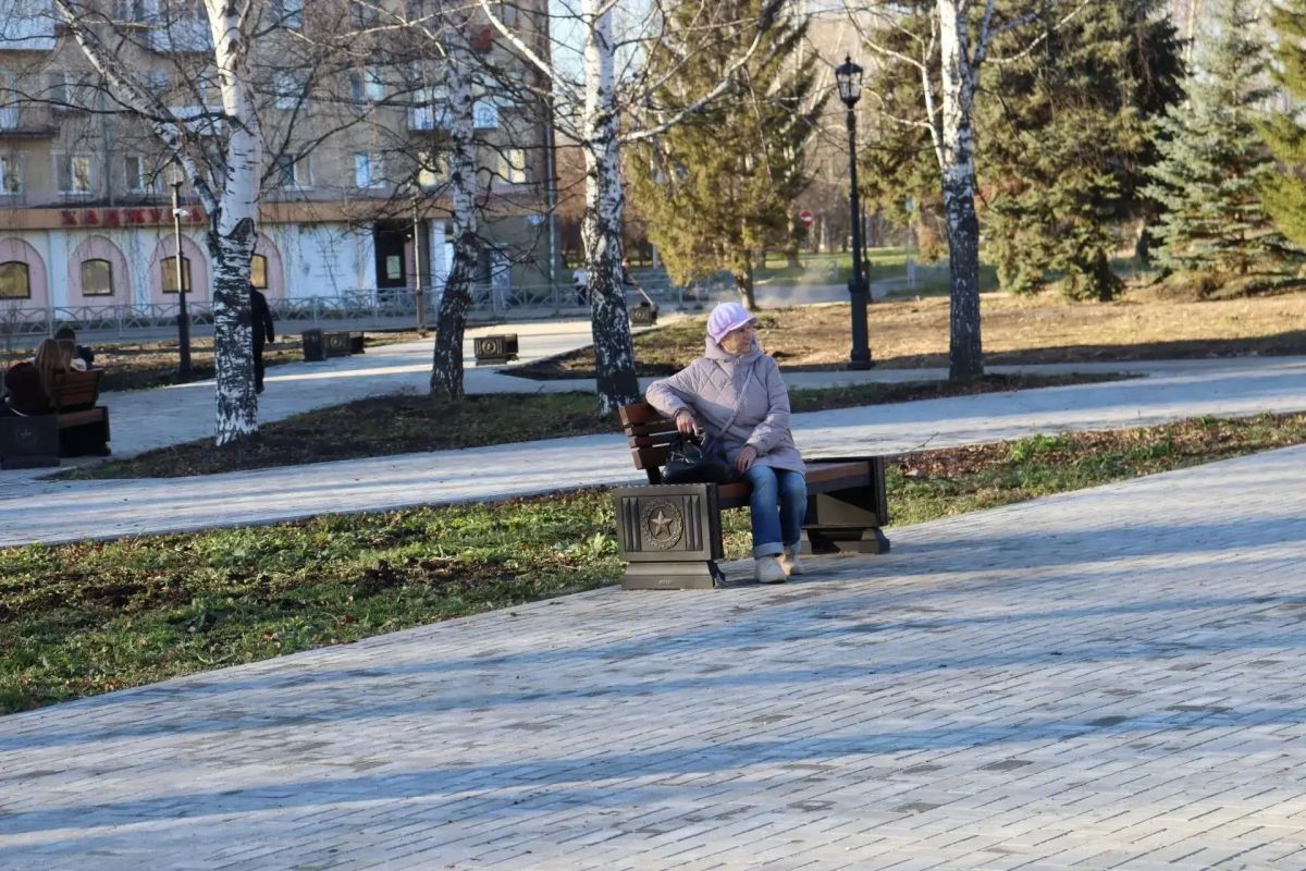 В Верхней Салде успешно завершена первая очередь благоустройства Сквера Труда и Победы В Верхней Салде успешно завершена первая очередь благоустройства Сквера Труда и Победы